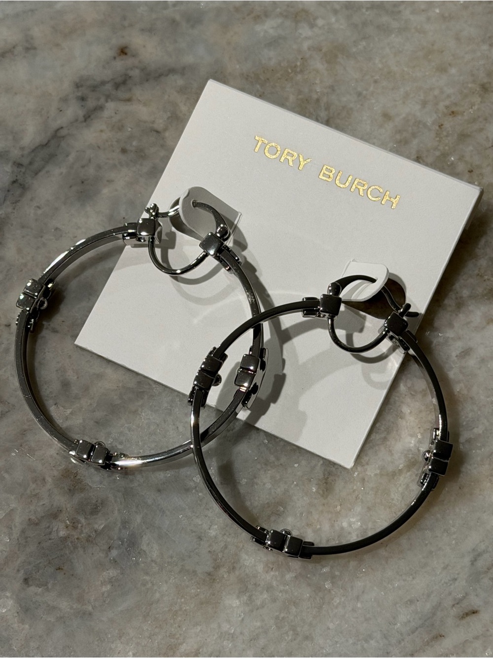 Tory Burch Serif T Hoop Earrings – Polished Silver Tone NWT GUARANTEED AUTHENTiC - Picture 12 of 16